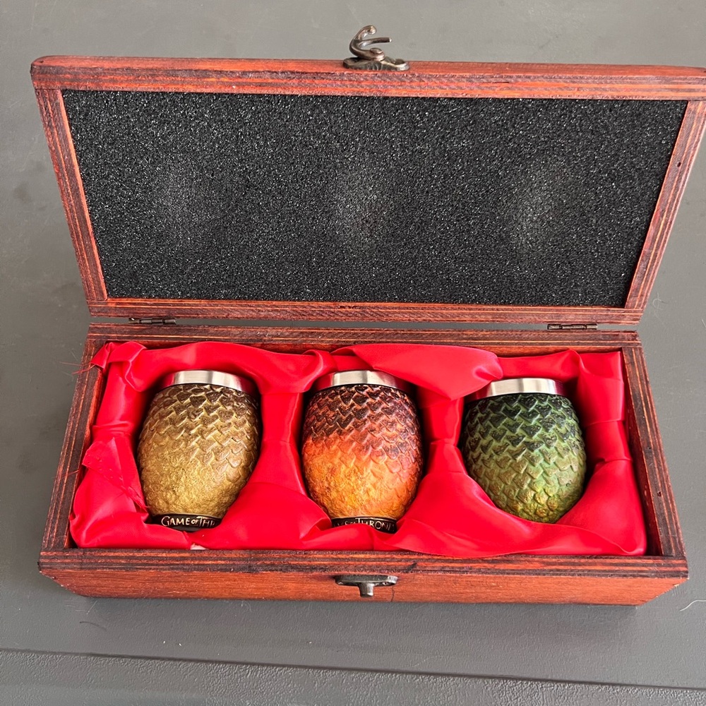 HBO GOT Game of Thrones Targaryen mother of dragons shot glass set